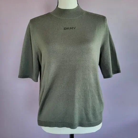 NWT DKNY Jeans Olive Green Short Sleeve Mock Neck Rhinestone Logo Knit Top - Picture 1 of 12